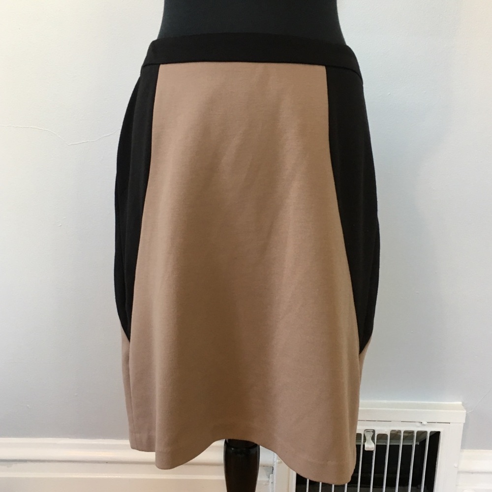 VTG Darjoni Black and Tan Colour Block Professional Skirt, 12